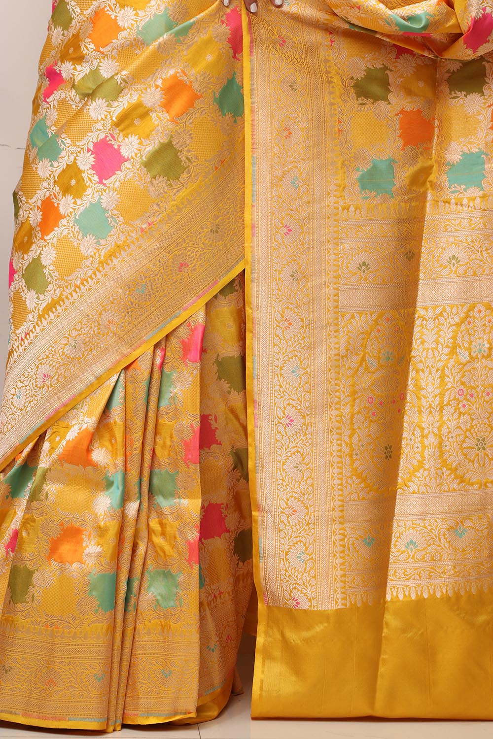 Yellow Handloom Banarasi Pure Katan Silk Flower Design Meenakari Saree - Luxurion World