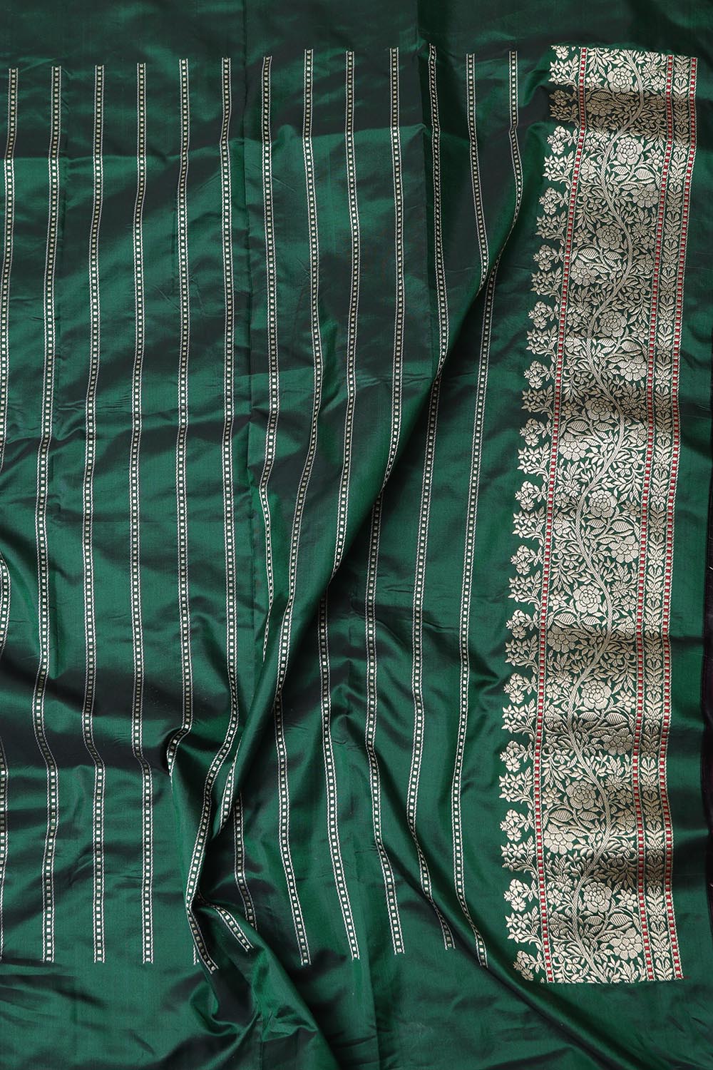 Exquisite Green Handloom Banarasi Pure Katan Silk Flower Design Saree - Luxurion World