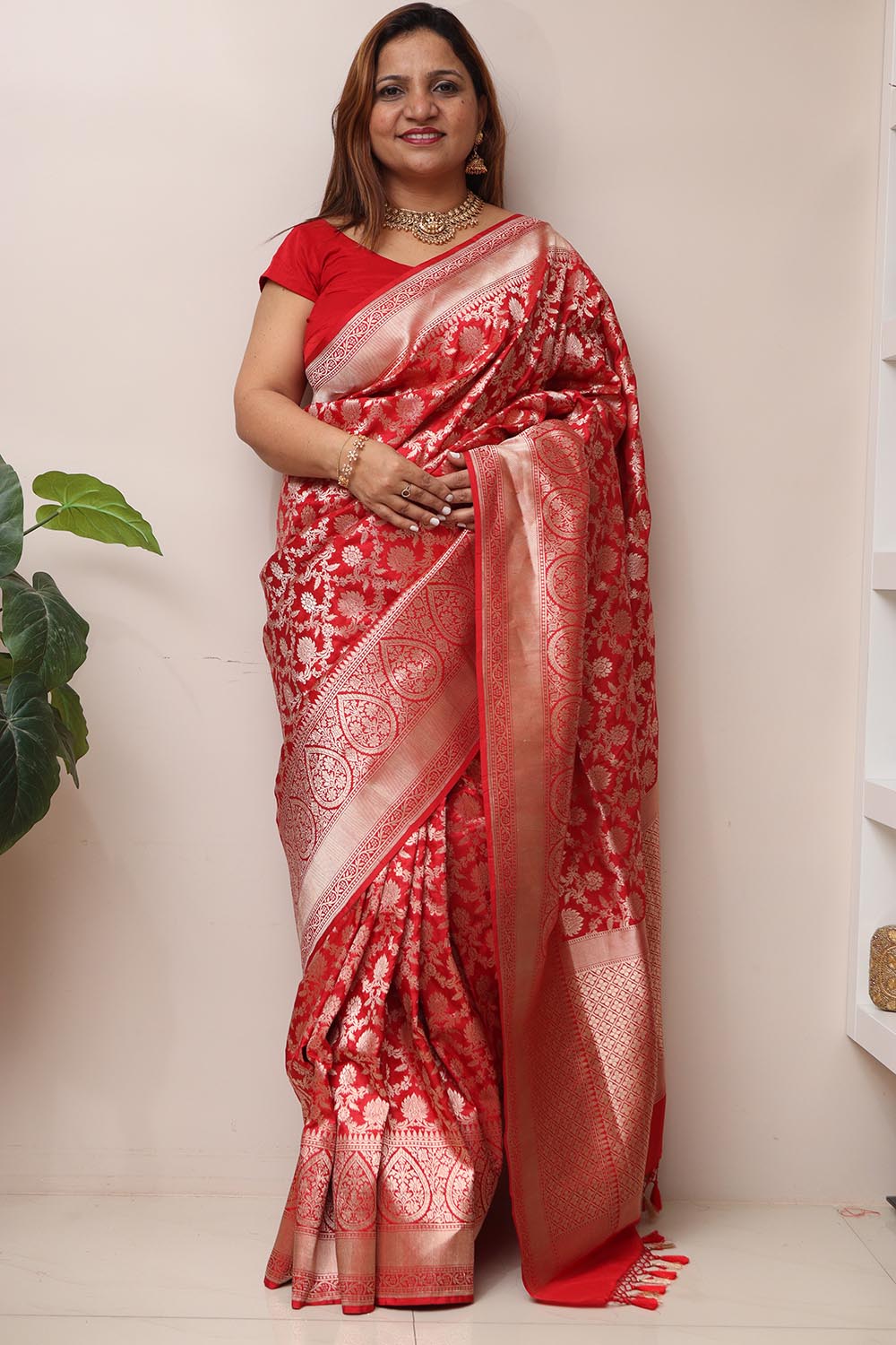Exquisite Red Handloom Banarasi Pure Katan Silk Saree - Luxurion World