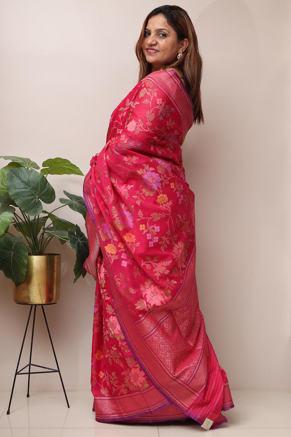 Pink Handloom Banarasi Jamdani Cotton Flower Design Saree - Luxurion World