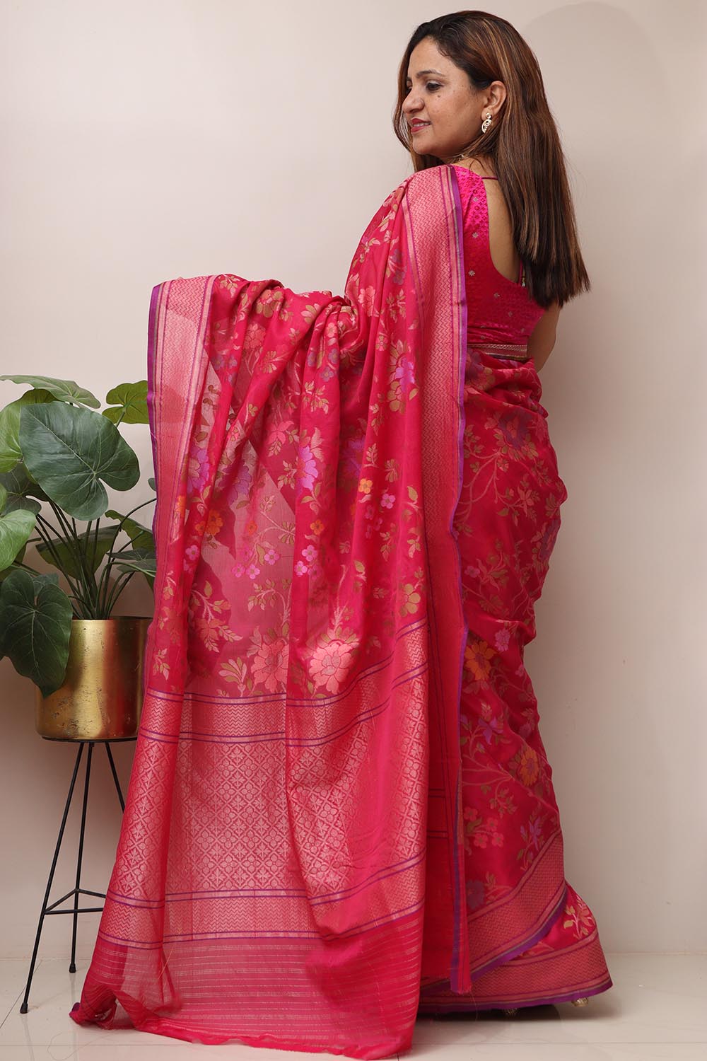 Pink Handloom Banarasi Jamdani Cotton Flower Design Saree - Luxurion World