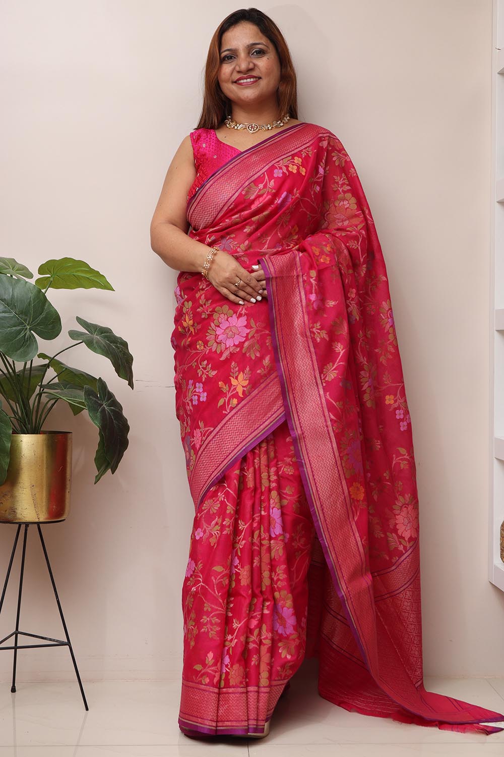 Pink Handloom Banarasi Jamdani Cotton Flower Design Saree - Luxurion World