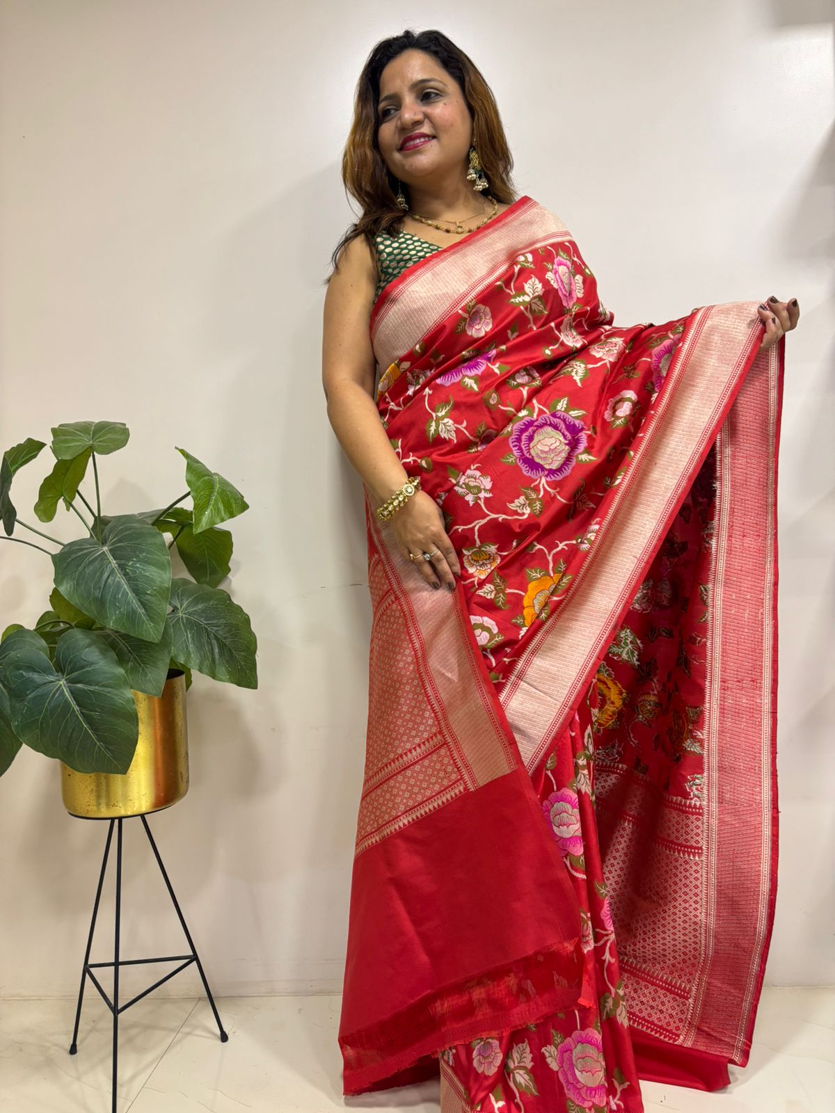 Red Handloom Banarasi Pure Katan Silk Meenkari Flower Design Saree - Luxurion World