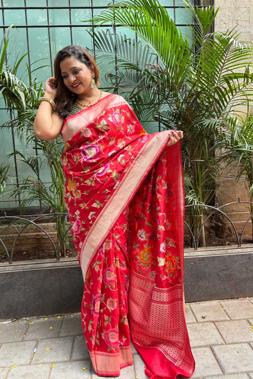 Red Handloom Banarasi Pure Katan Silk Meenkari Flower Design Saree - Luxurion World