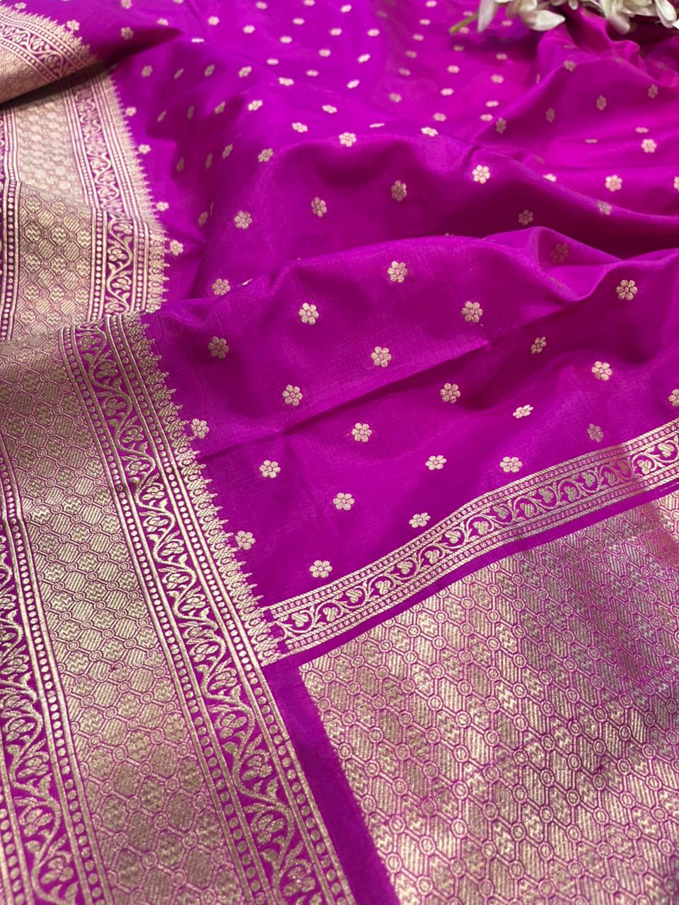 Pink Handloom Banarasi Pure Katan Silk Flower Booti Design Saree - Luxurion World