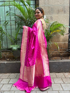 Pink Handloom Banarasi Pure Katan Silk Flower Booti Design Saree - Luxurion World