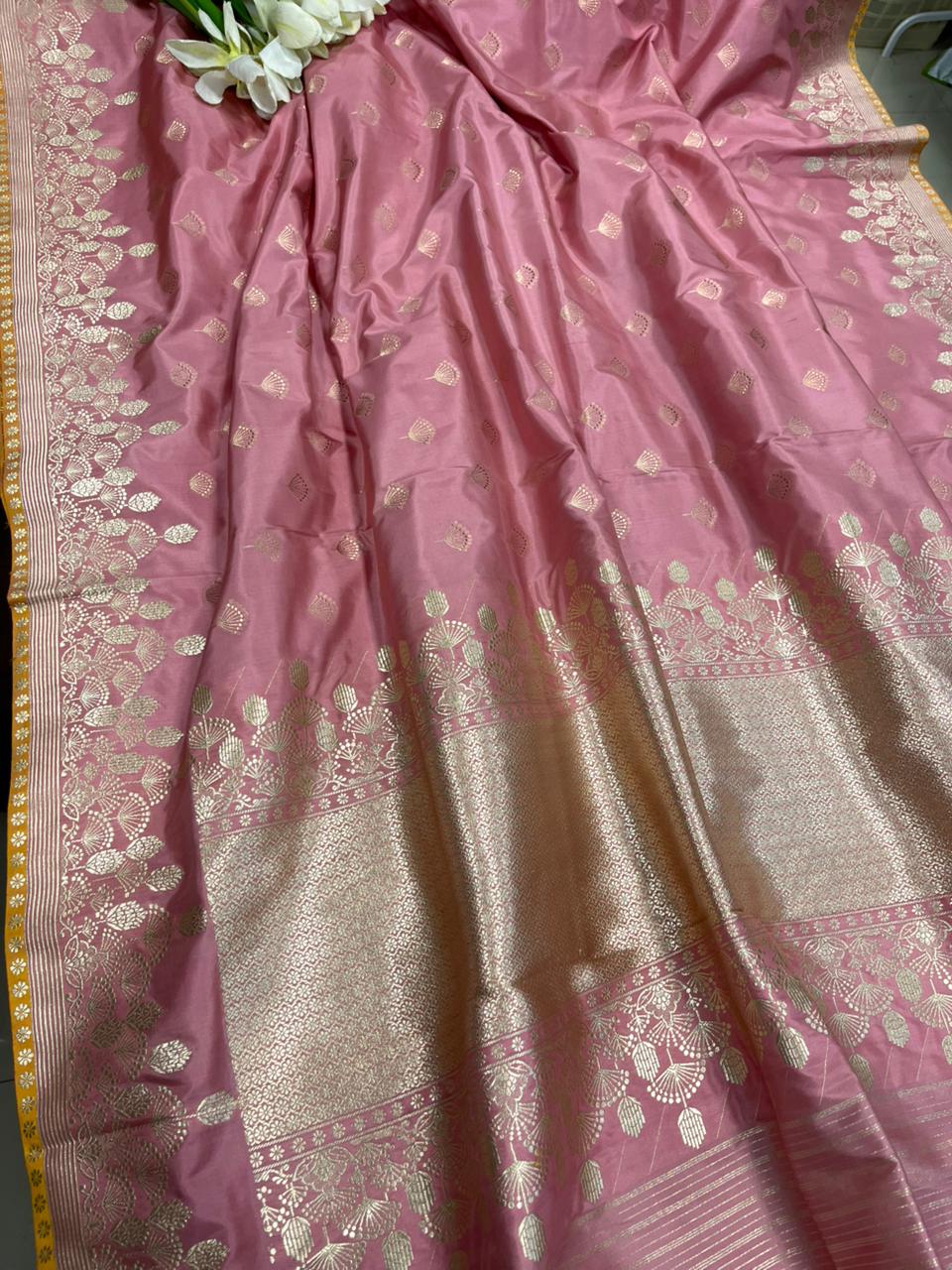 Pink Handloom Banarasi Pure Katan Silk Flower Design Saree