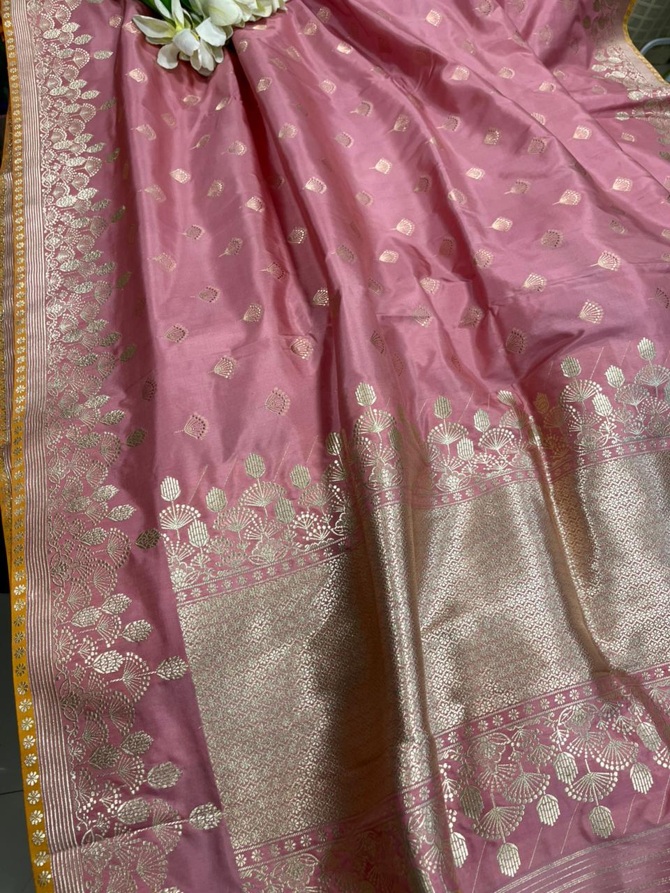 Pink Handloom Banarasi Pure Katan Silk Flower Design Saree