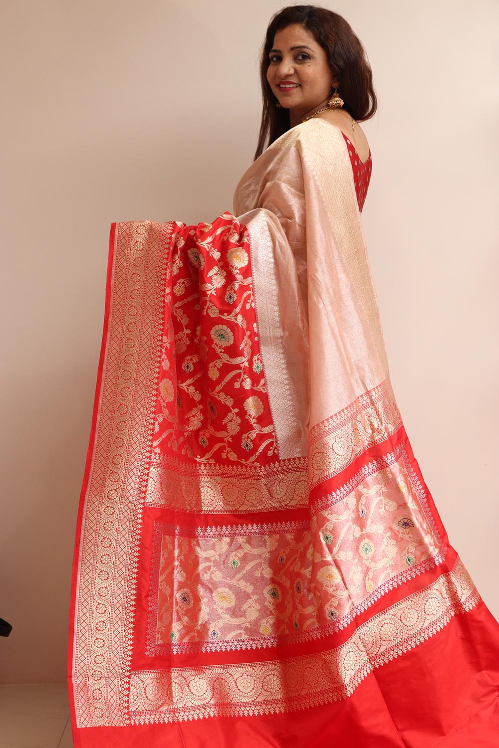 Exquisite Red Banarasi Handloom Pure Katan Silk Meenakari Jaal Design Saree - Luxurion World
