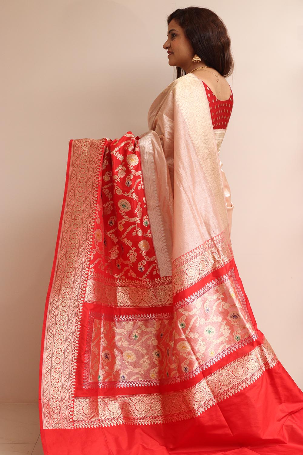 Exquisite Red Banarasi Handloom Pure Katan Silk Meenakari Jaal Design Saree - Luxurion World