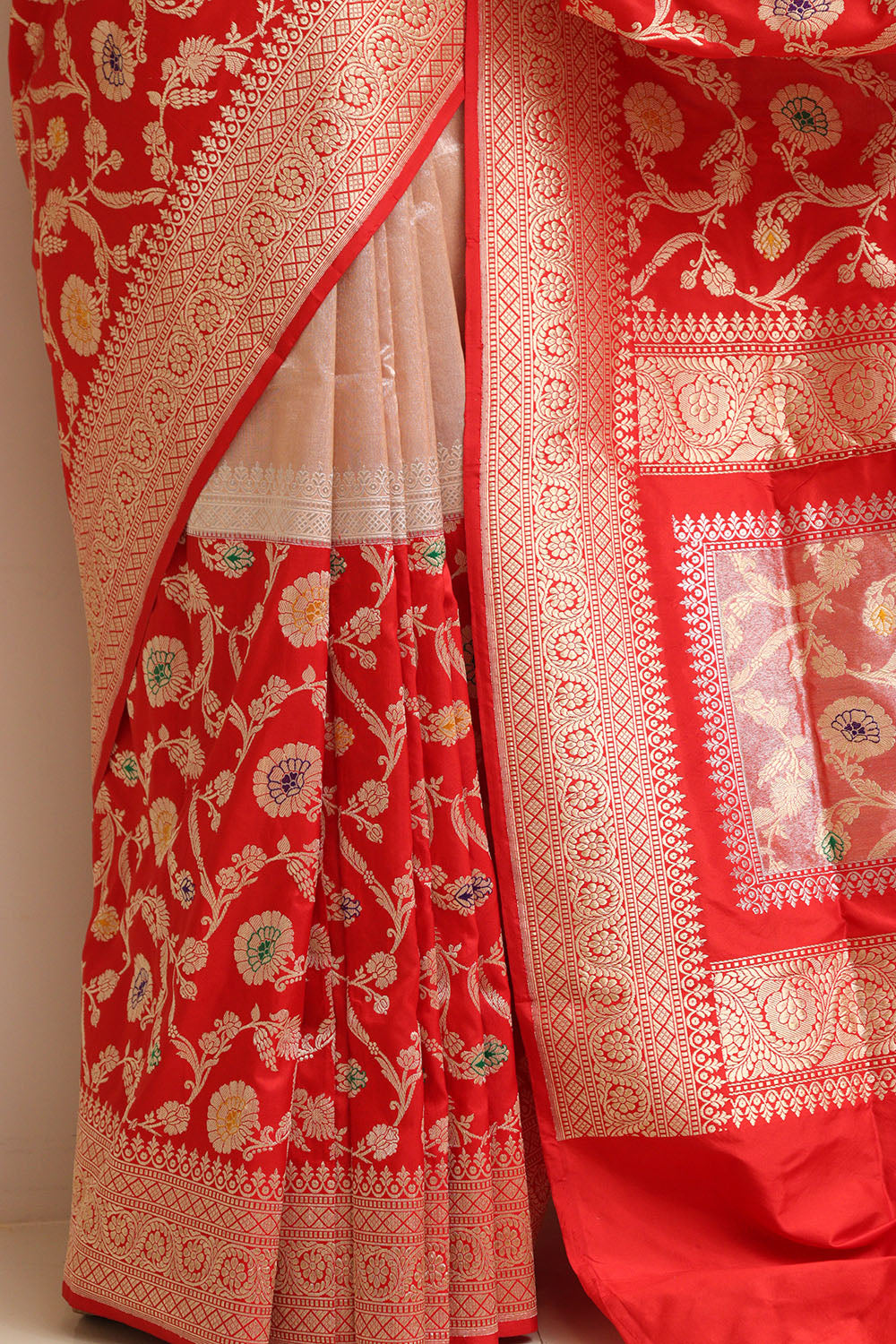 Exquisite Red Banarasi Handloom Pure Katan Silk Meenakari Jaal Design Saree - Luxurion World