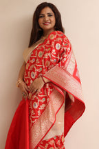 Exquisite Red Banarasi Handloom Pure Katan Silk Meenakari Jaal Design Saree - Luxurion World