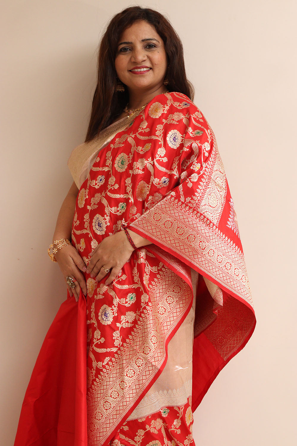 Exquisite Red Banarasi Handloom Pure Katan Silk Meenakari Jaal Design Saree - Luxurion World