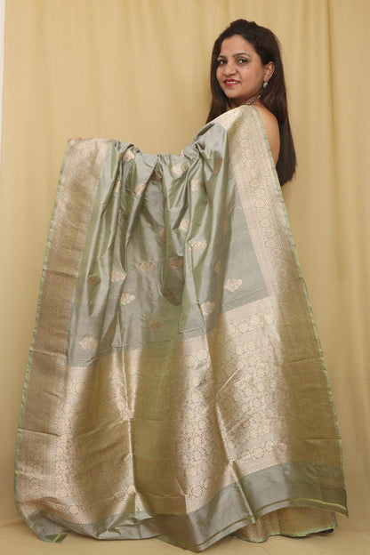 Exquisite Green Handloom Banarasi Pure Katan Silk Kadwa Saree - Luxurion World