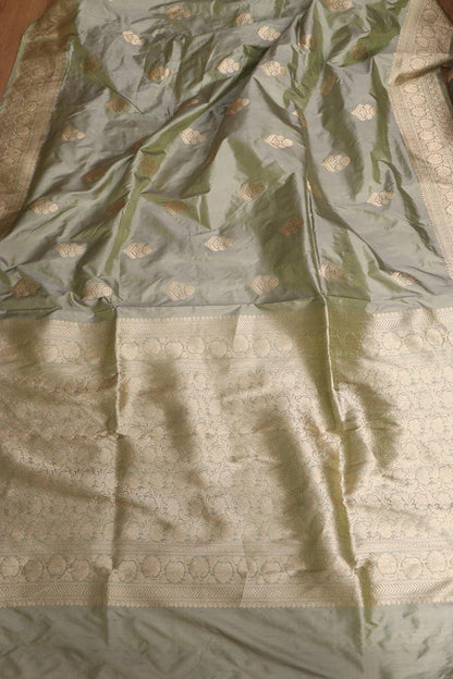 Exquisite Green Handloom Banarasi Pure Katan Silk Kadwa Saree - Luxurion World