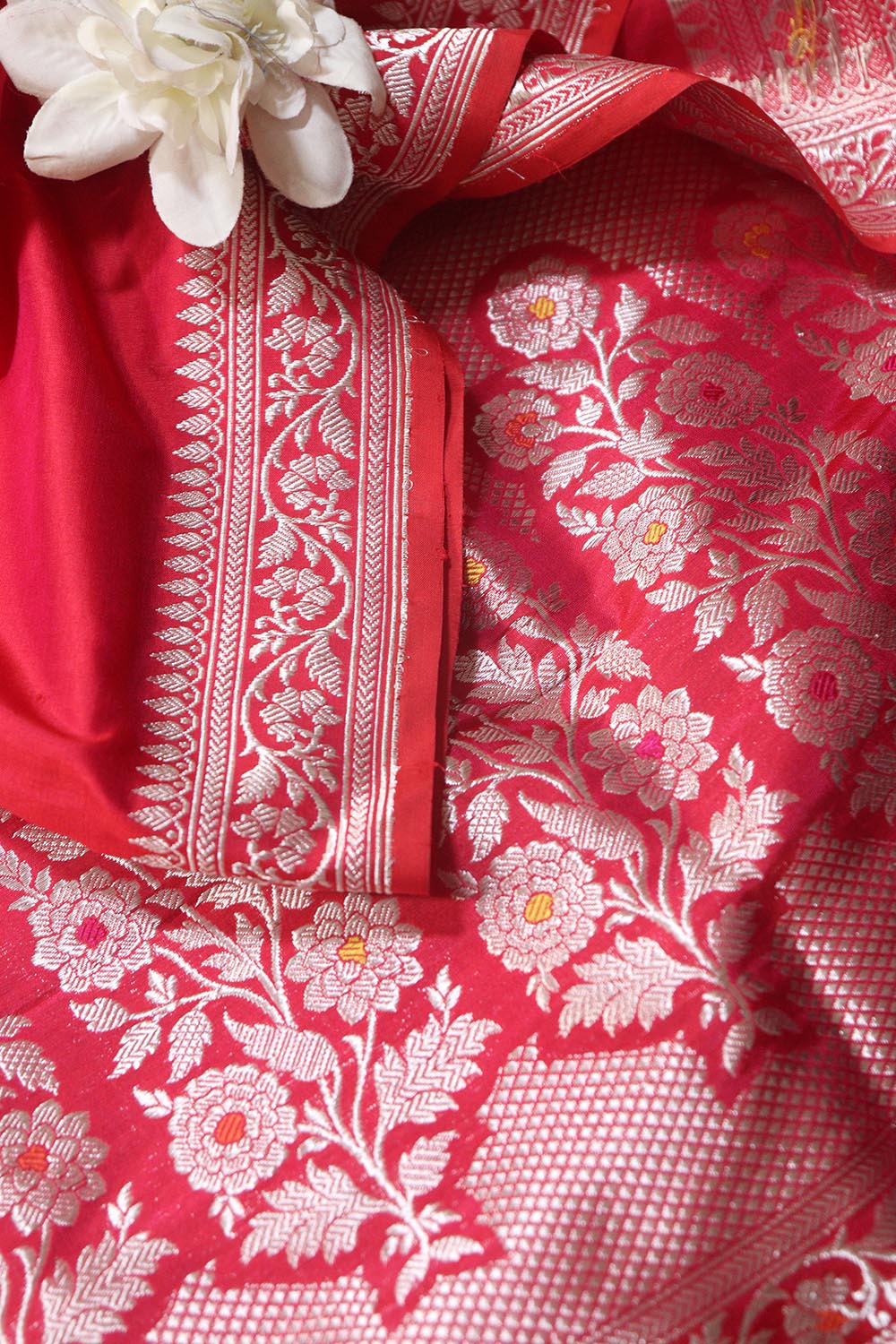 Exquisite Pink Handloom Banarasi Pure Katan Silk Kadwa Meenakari Saree - Luxurion World