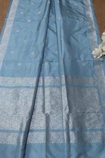 Exquisite Blue Handloom Banarasi Pure Katan Silk Kadwa Saree - Luxurion World