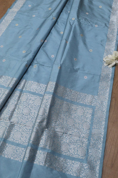 Exquisite Blue Handloom Banarasi Pure Katan Silk Kadwa Saree - Luxurion World