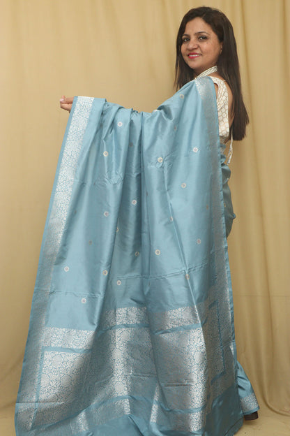 Exquisite Blue Handloom Banarasi Pure Katan Silk Kadwa Saree - Luxurion World