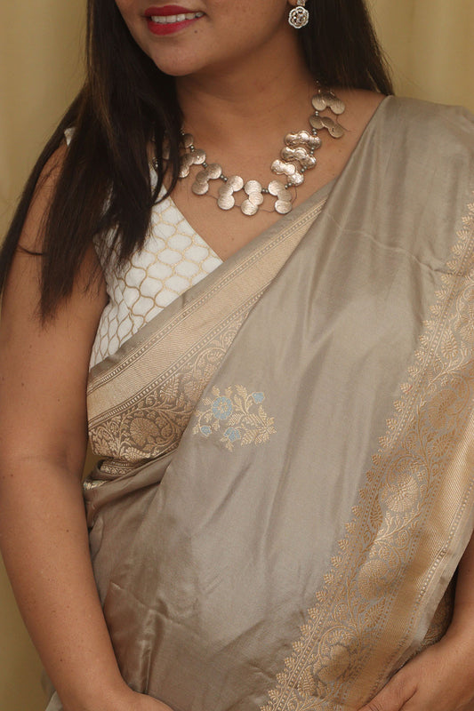 Elegant Pastel Handloom Banarasi Pure Katan Silk Kadwa Meenakari Saree - Luxurion World