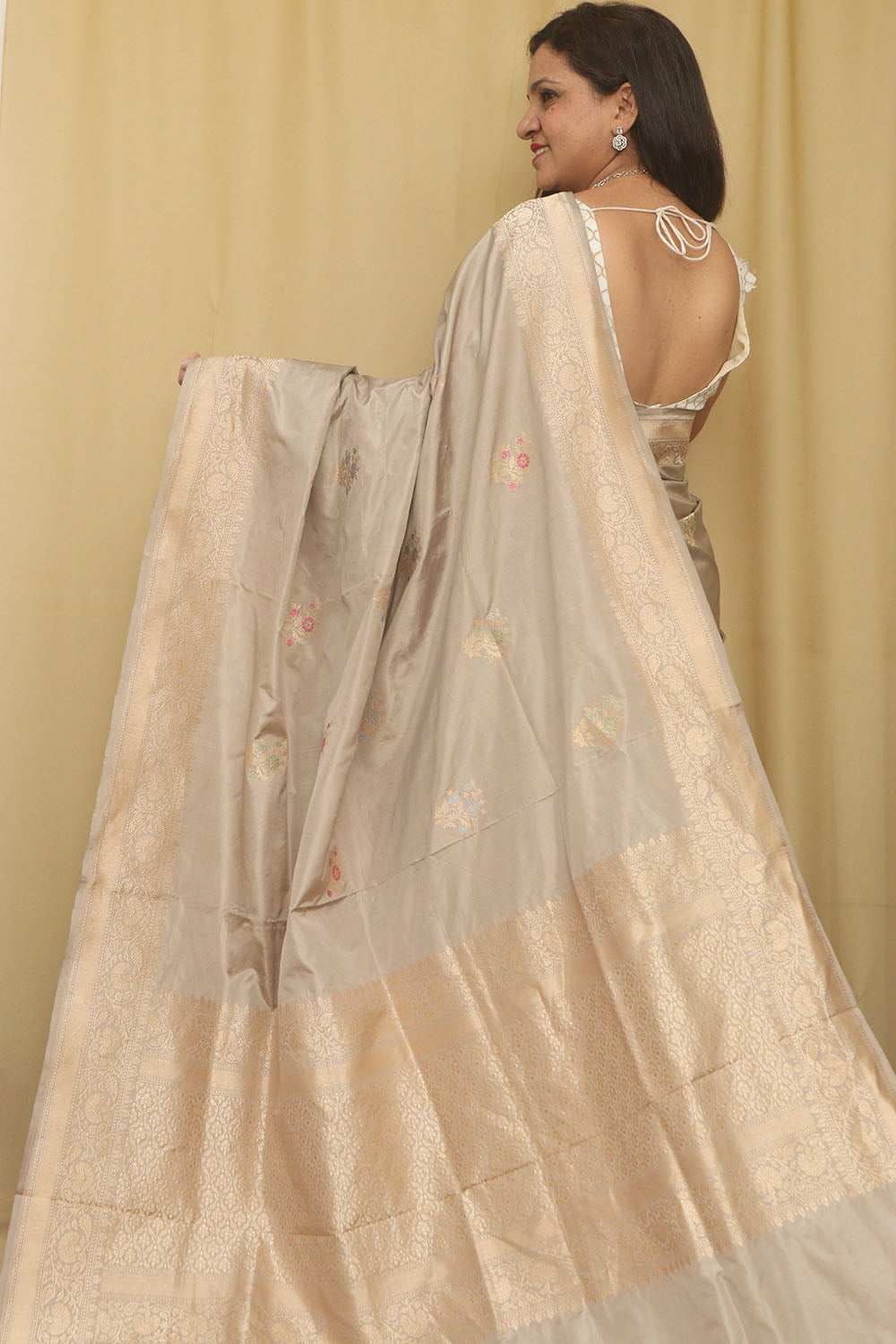 Elegant Pastel Handloom Banarasi Pure Katan Silk Kadwa Meenakari Saree - Luxurion World