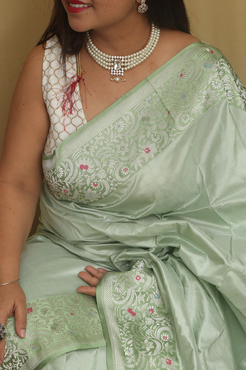 Exquisite Green Handloom Banarasi Pure Katan Silk Kadwa Meenakari Saree - Luxurion World