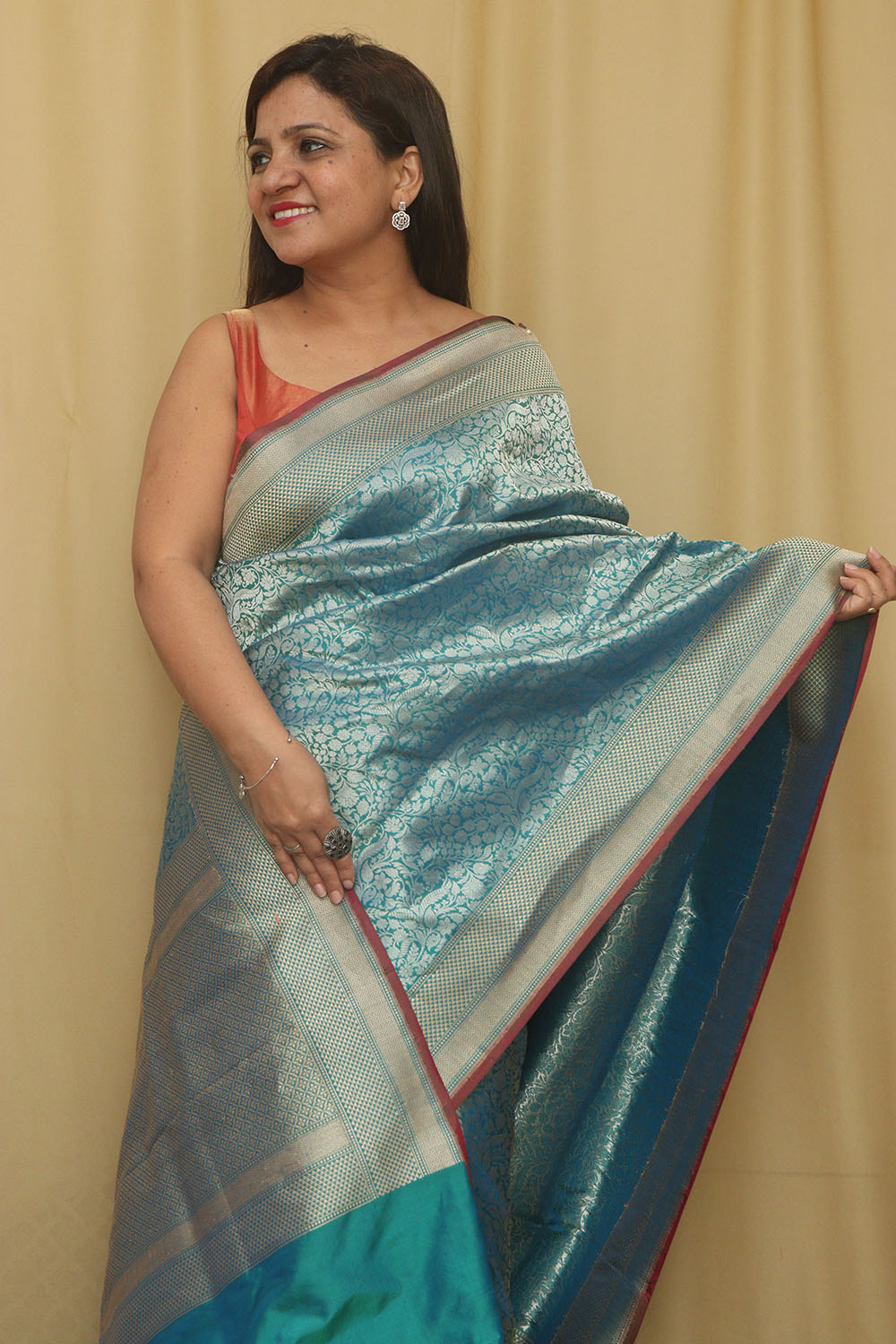 Exquisite Blue Handloom Banarasi Pure Katan Silk Kadwa Saree - Luxurion World
