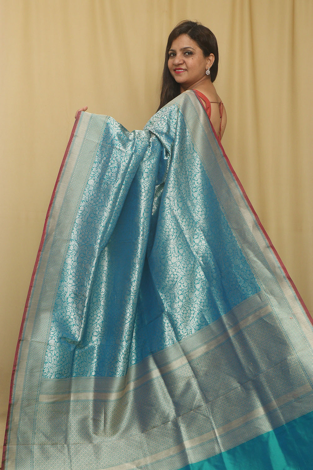 Exquisite Blue Handloom Banarasi Pure Katan Silk Kadwa Saree - Luxurion World