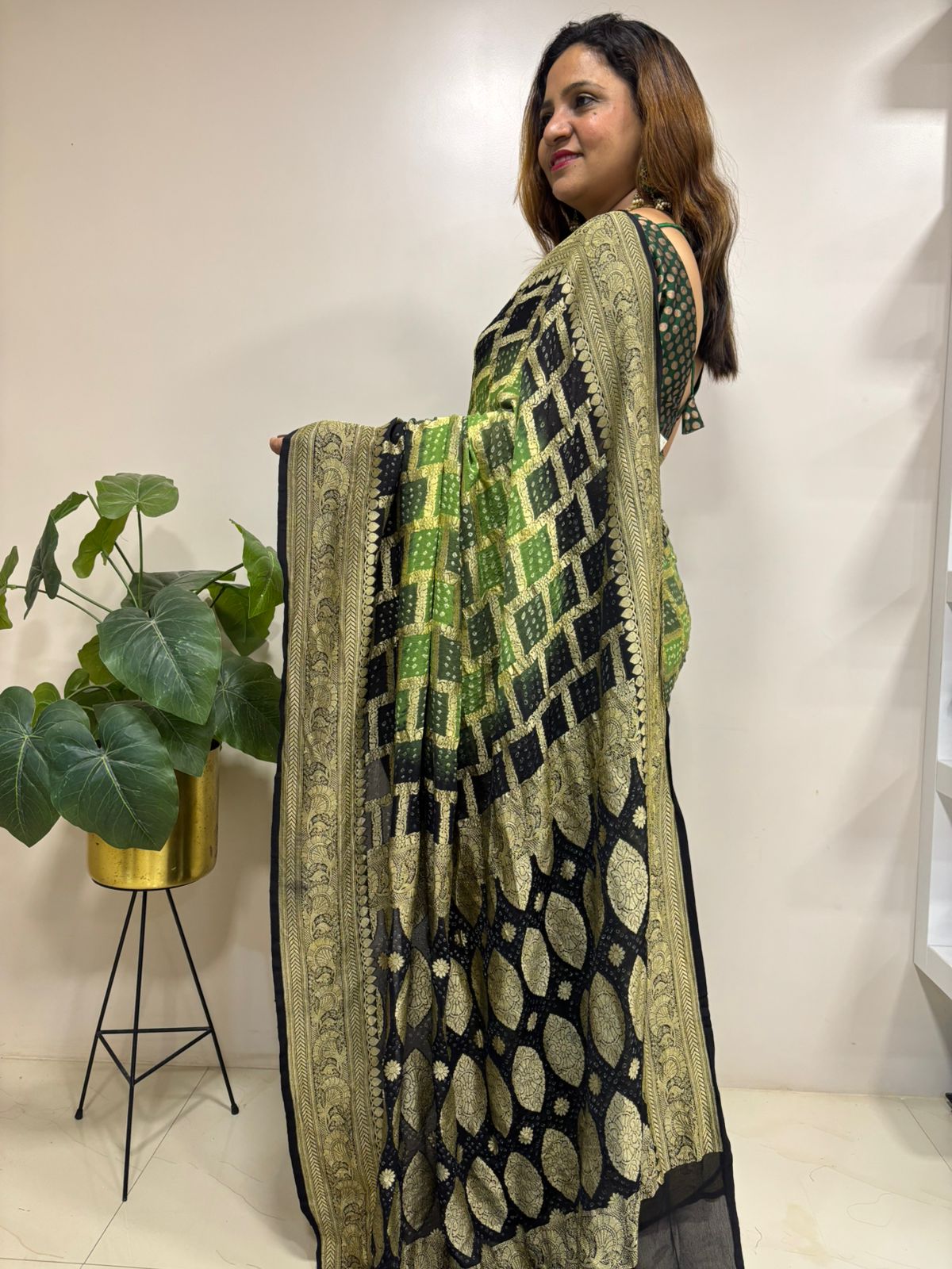 Green And Black Banarasi Bandhani Pure Georgette Saree - Luxurion World