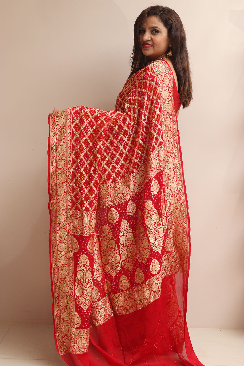 Banarasi Bandhani Pure Georgette Saree - Elegant and Traditional - Luxurion World