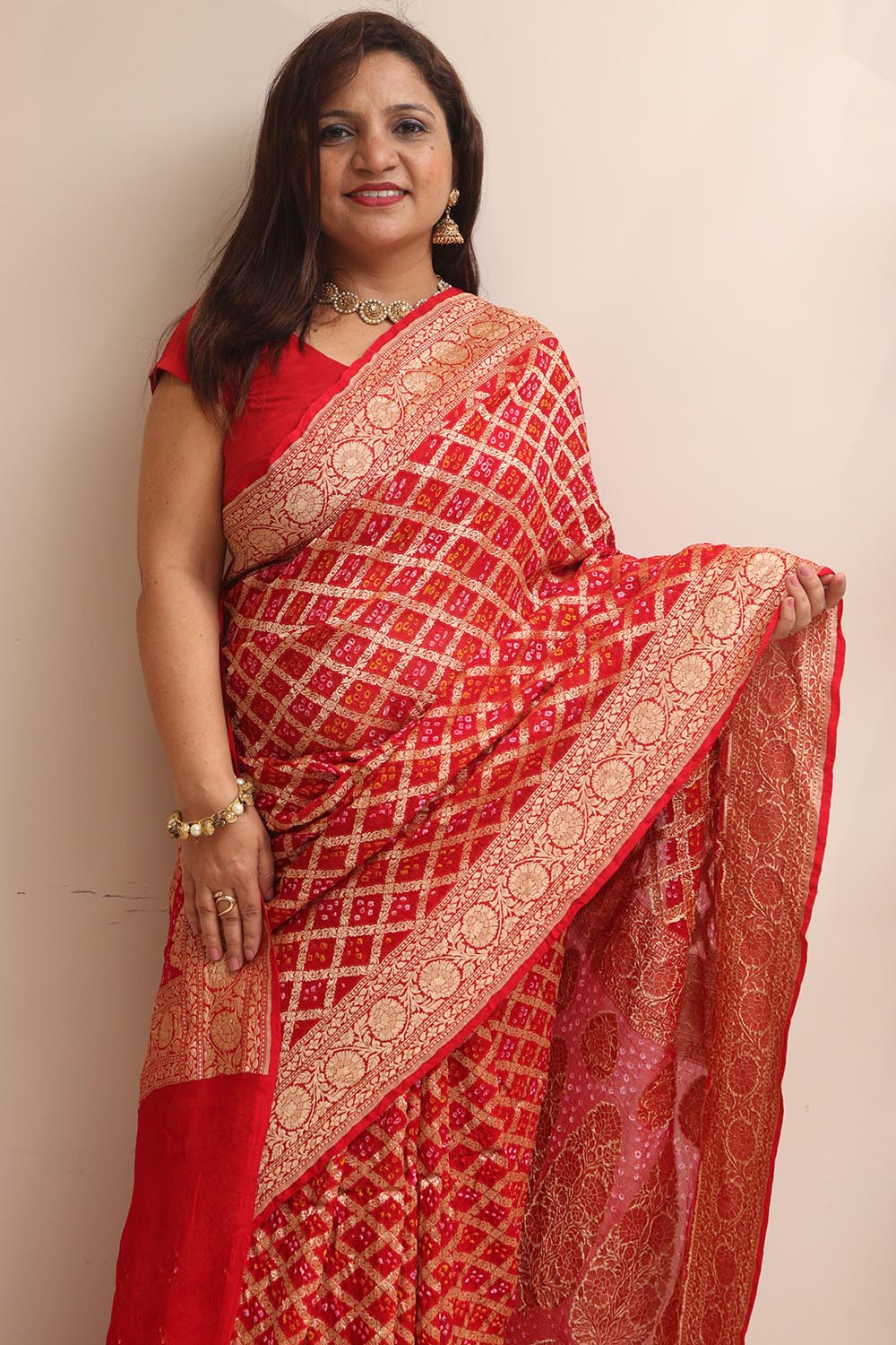 Banarasi Bandhani Pure Georgette Saree - Elegant and Traditional - Luxurion World
