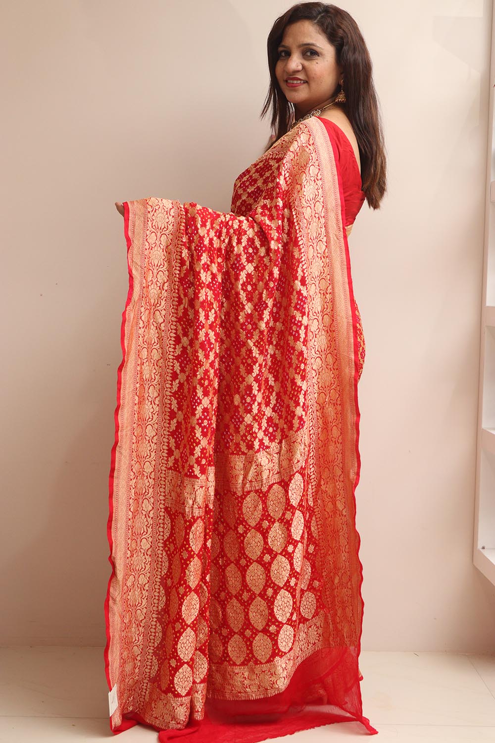 Banarasi Bandhani Pure Georgette Saree - Elegant and Traditional - Luxurion World