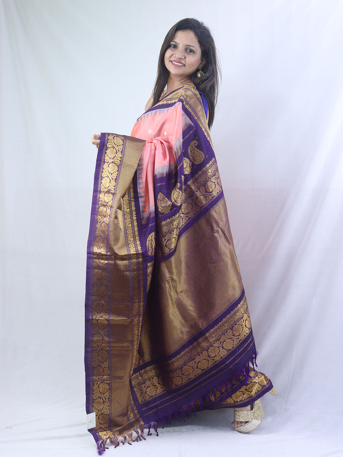 Pure Silk Pink Gadwal Handloom Saree: Traditional Elegance - Luxurion World