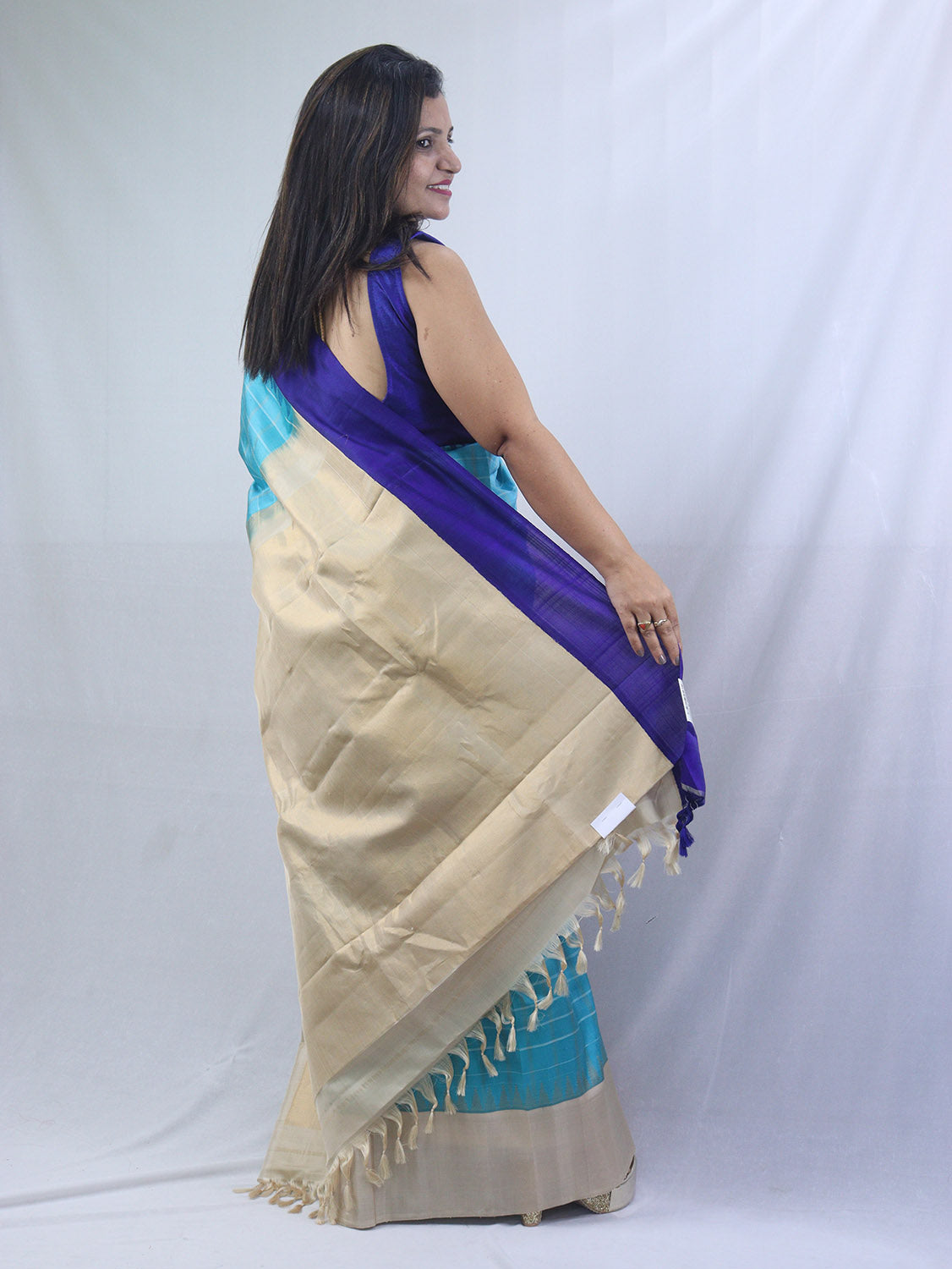 Exquisite Blue Gadwal Handloom Silk Saree - Pure Elegance - Luxurion World