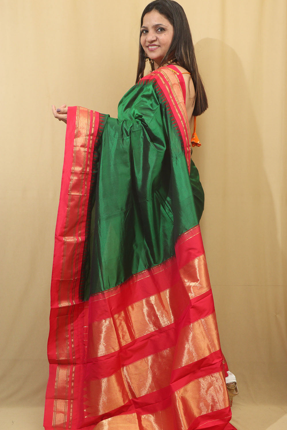 Exquisite Green Ilkal Pure Silk Saree - Timeless Elegance - Luxurion World