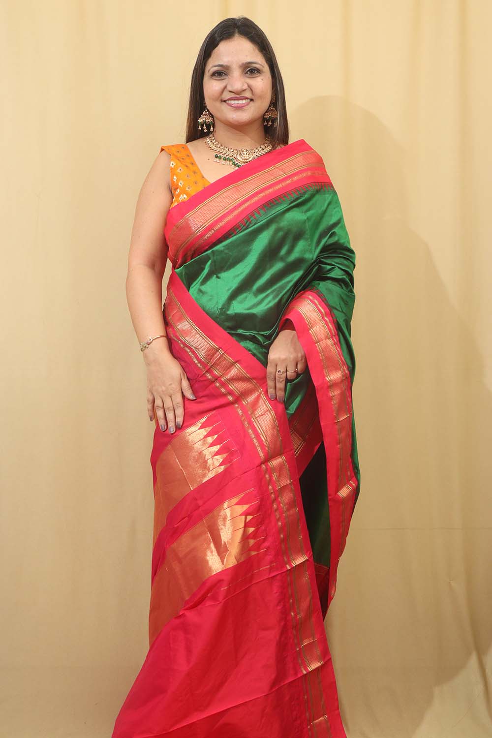 Exquisite Green Ilkal Pure Silk Saree - Timeless Elegance - Luxurion World