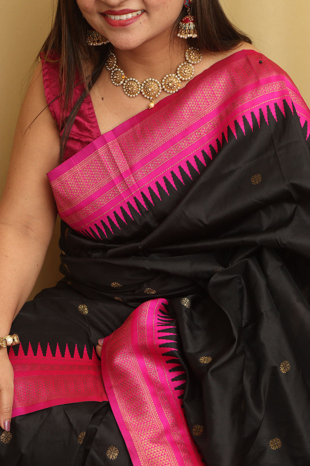 Elegant Black Ilkal Silk Saree - Timeless Beauty - Luxurion World