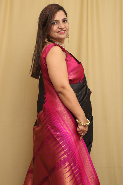 Elegant Black Ilkal Silk Saree - Timeless Beauty - Luxurion World