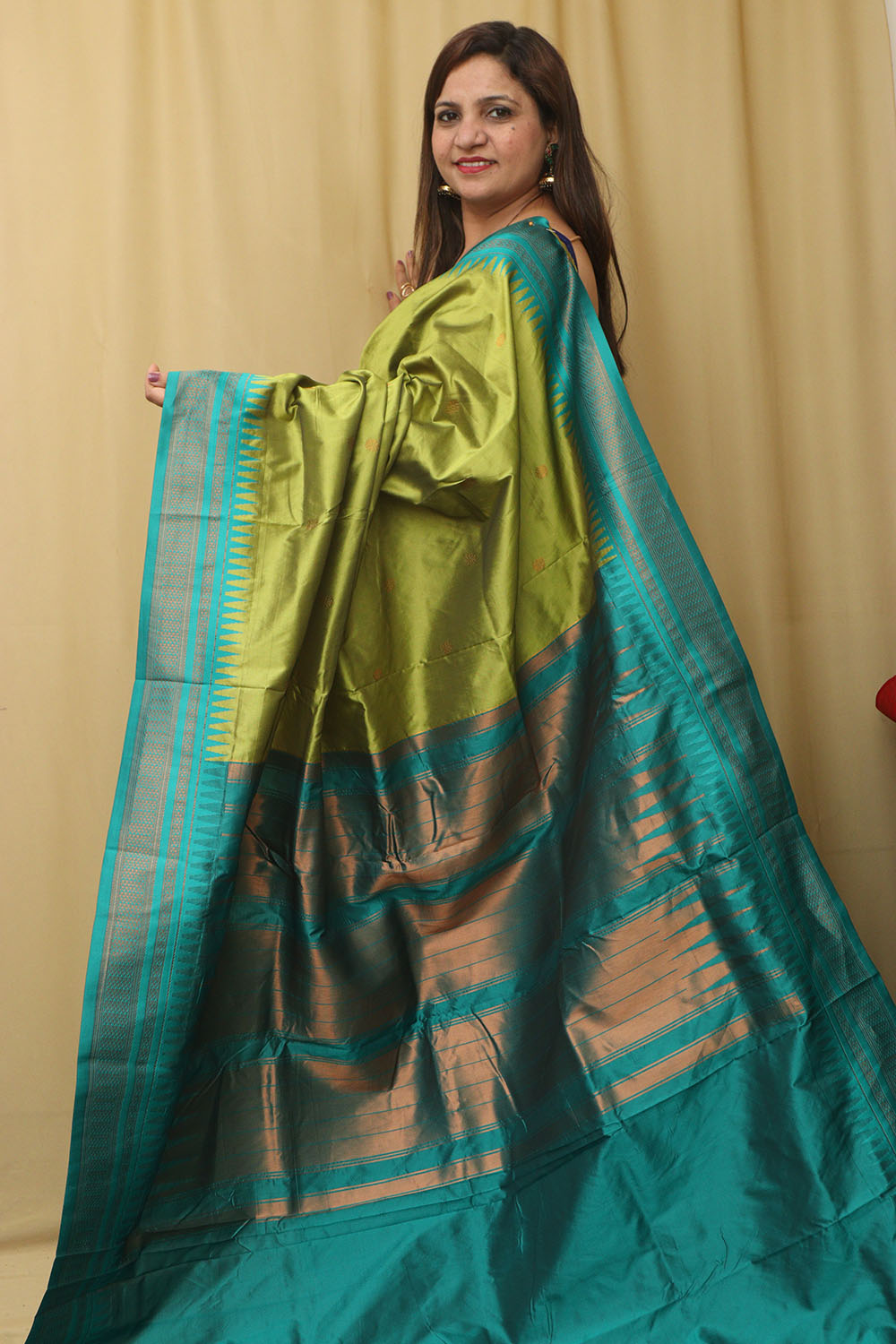 Stunning Green Ilkal Silk Saree - Perfect for Any Occasion - Luxurion World