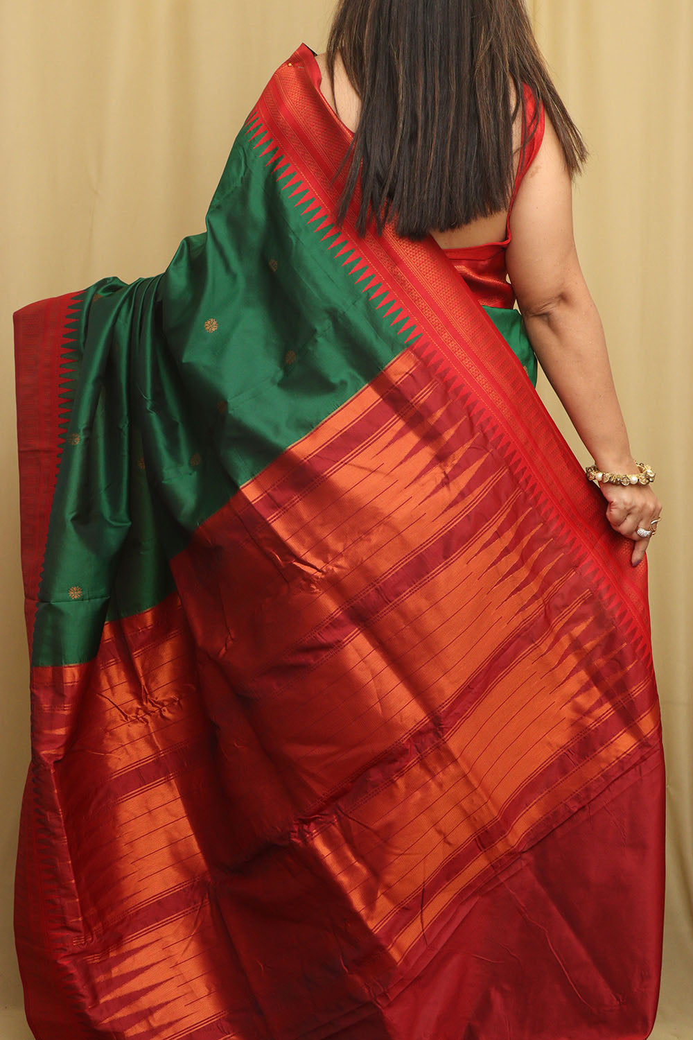 Stunning Green Ilkal Silk Saree - Traditional Beauty - Luxurion World