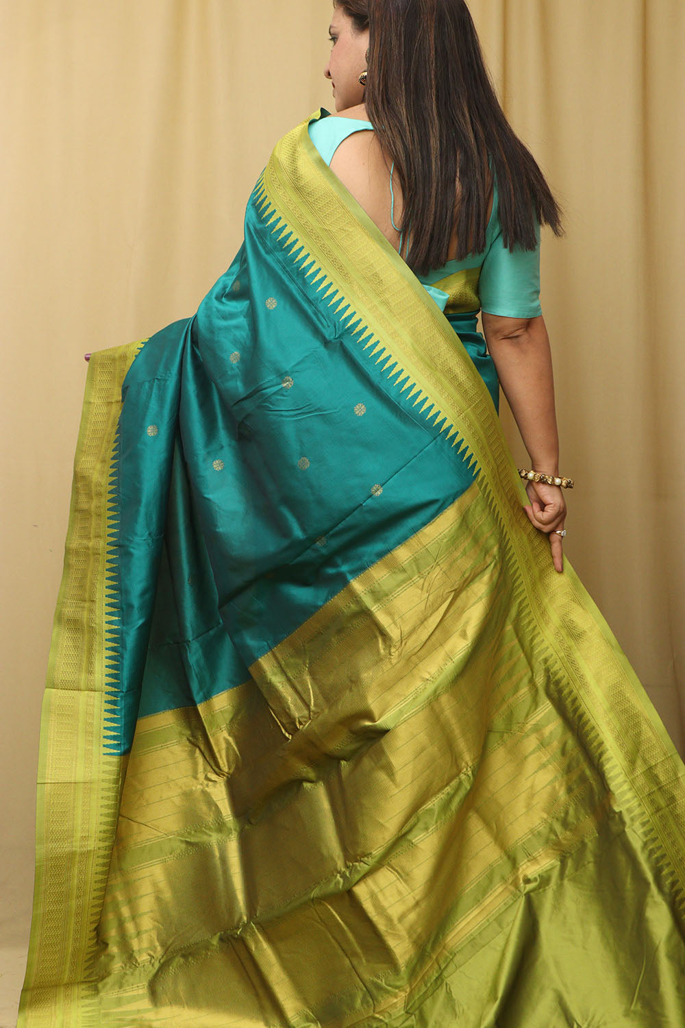 Stunning Green Ilkal Silk Saree - Elegant and Timeless - Luxurion World