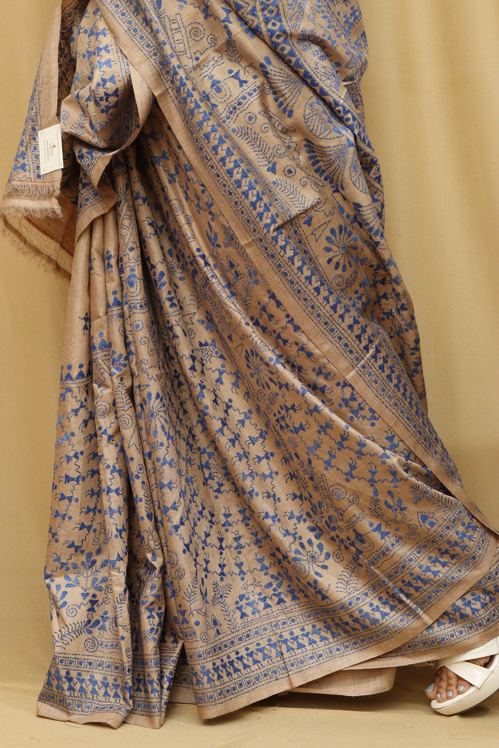 Pastel Kantha Hand Embroidered Gachi Tussar Silk Saree - Luxurion World