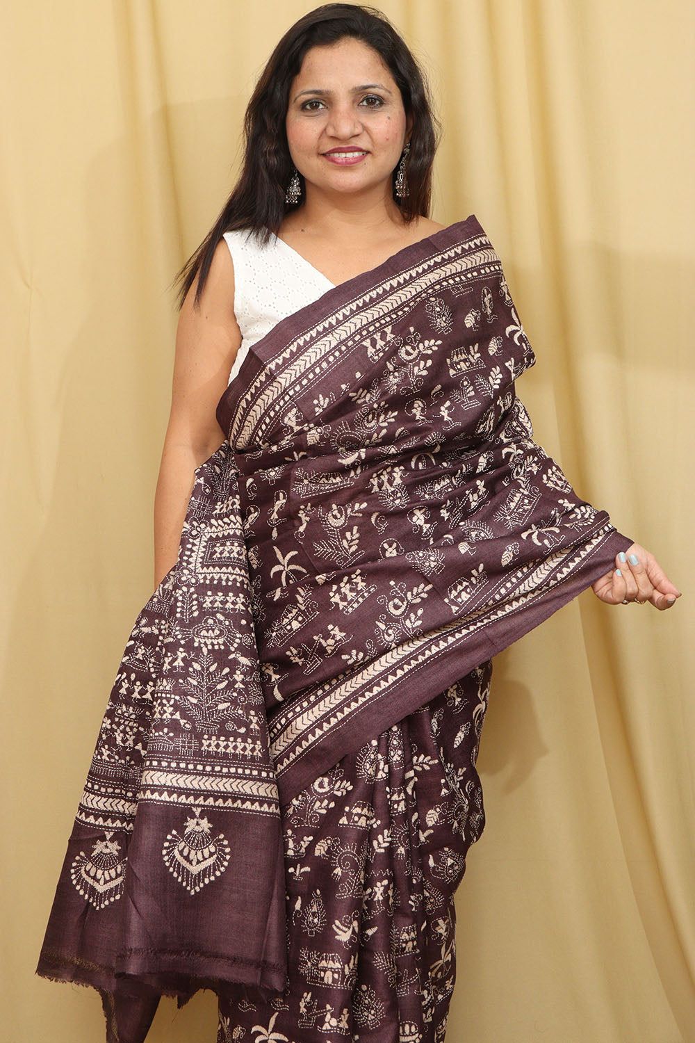 Exquisite Brown Kantha Hand Embroidered Gachi Tussar Silk Saree - Luxurion World