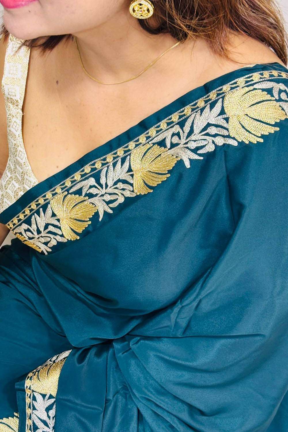 Stunning Green Embroidered Kashmiri Tilla Work Crepe Saree - Luxurion World