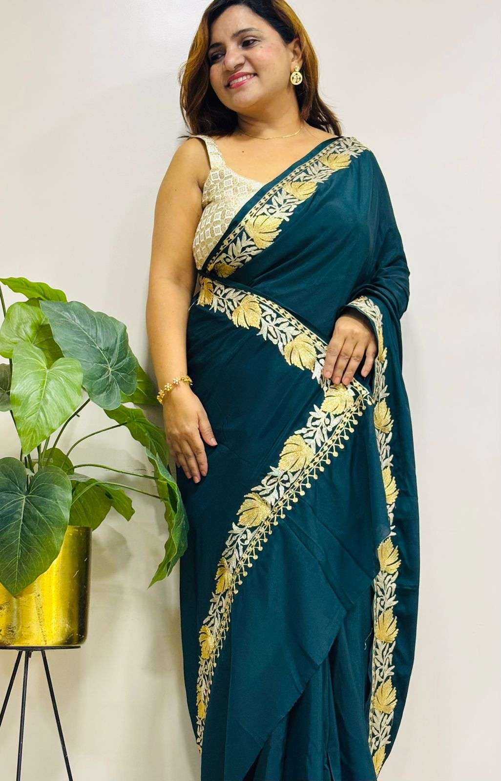 Stunning Green Embroidered Kashmiri Tilla Work Crepe Saree - Luxurion World