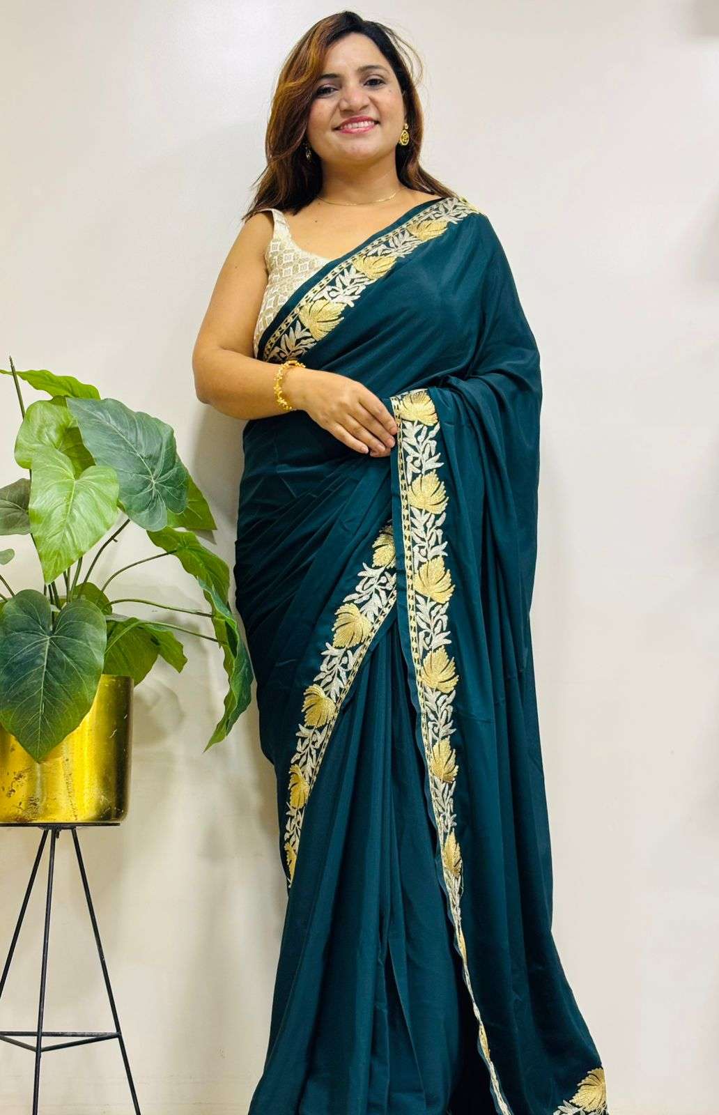Stunning Green Embroidered Kashmiri Tilla Work Crepe Saree - Luxurion World