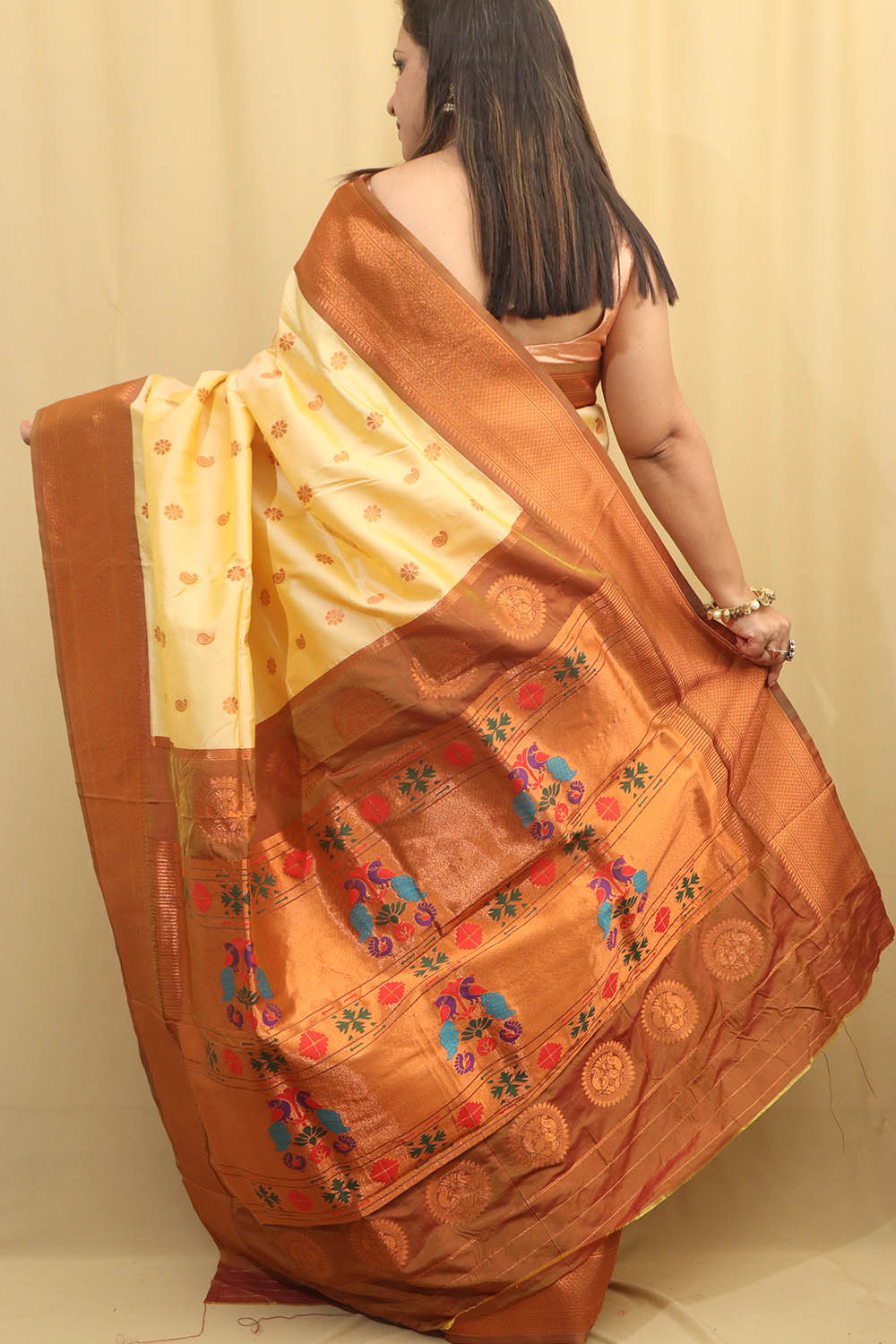 Exquisite Cream Paithani Silk Maharani Saree - Luxurion World