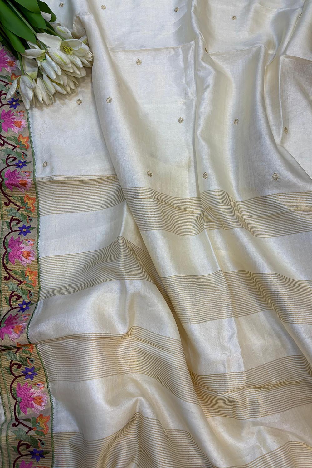 Off White Paithani Embroidered Border Pure Tussar Silk Flower Design Saree - Luxurion World