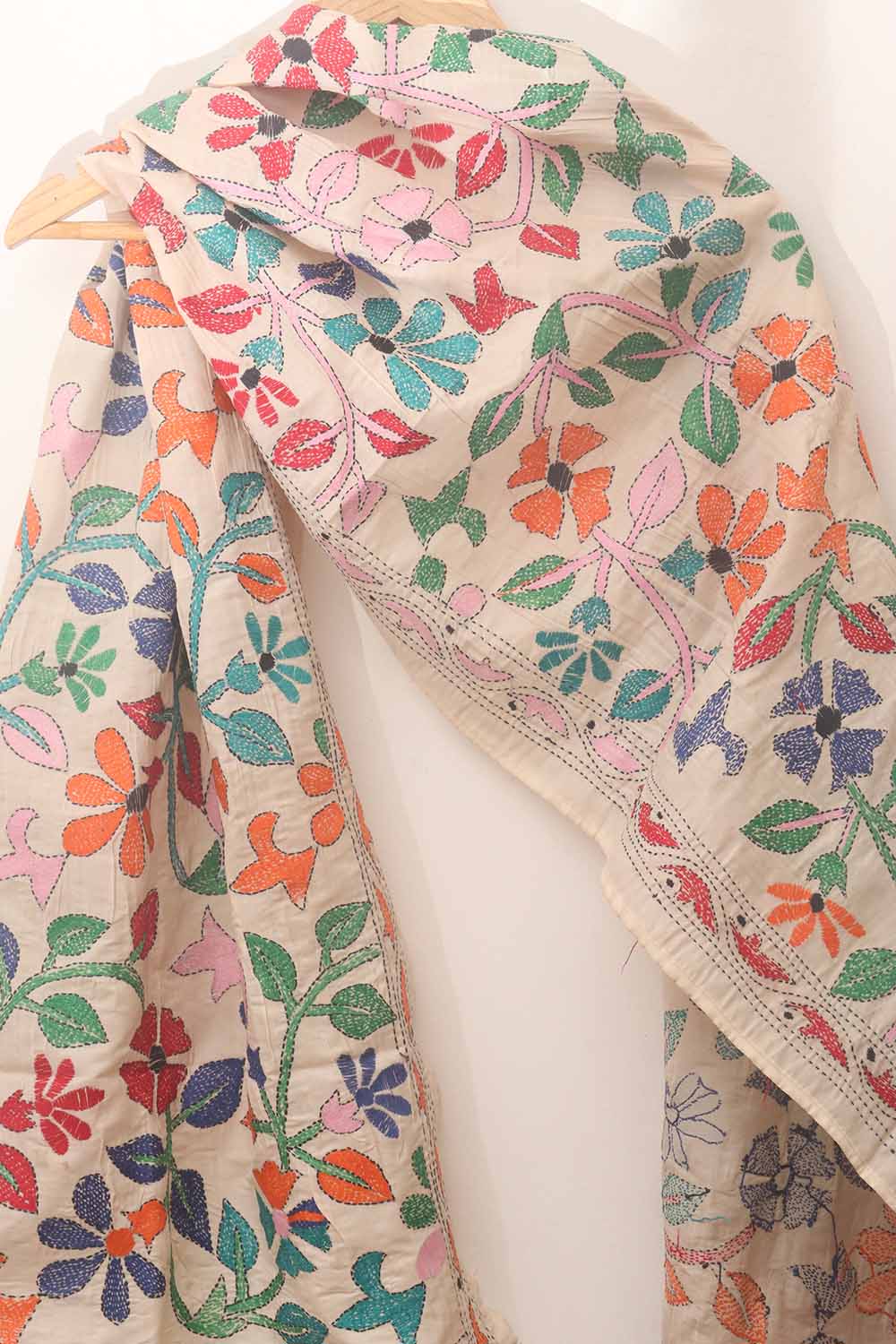 Off White Hand Embroidered Kantha Tussar Silk Stole - Luxurion World