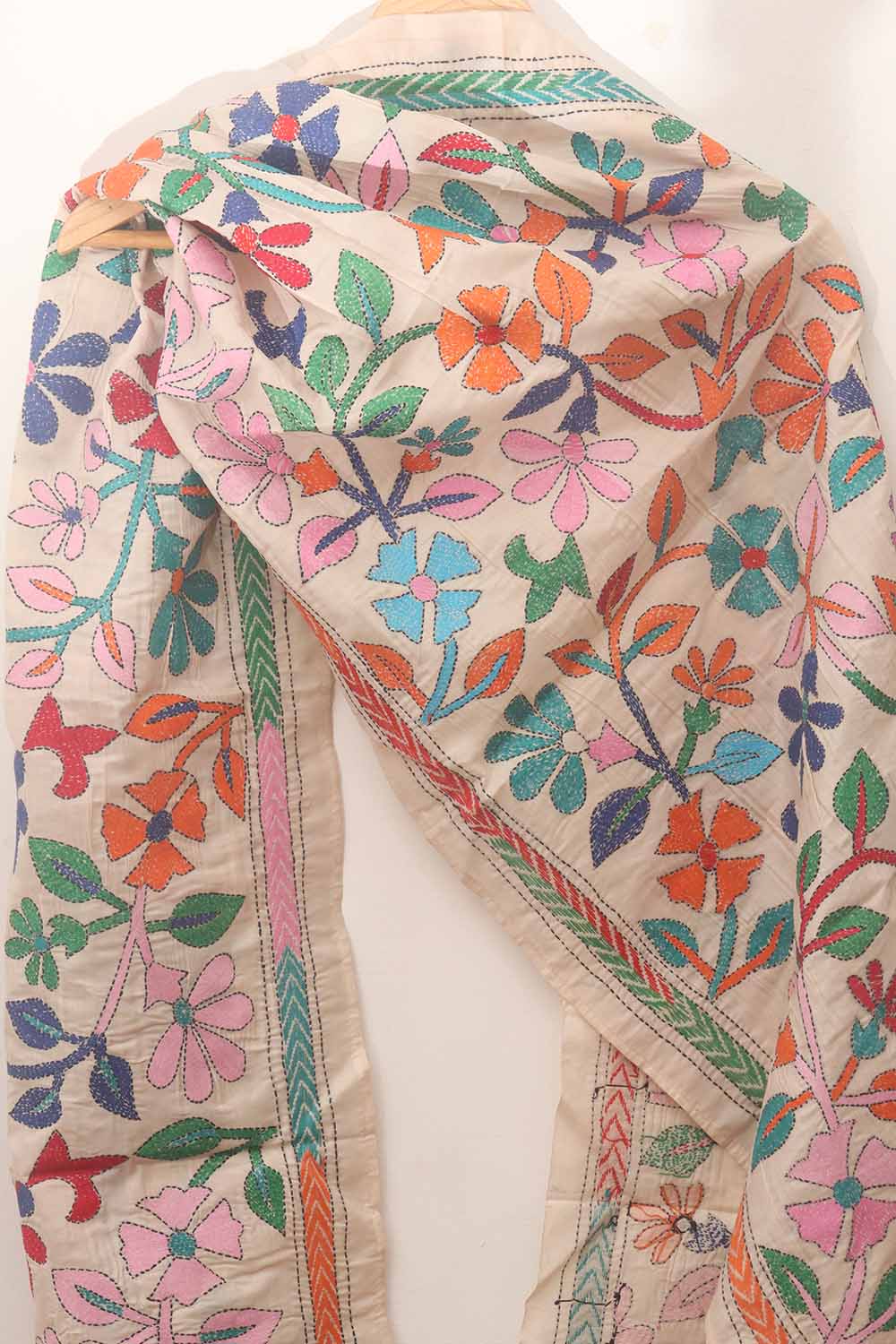 Off White Hand Embroidered Kantha Tussar Silk Stole - Luxurion World